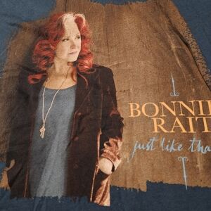 Bonnie Raitt 2022 Tour Shirt